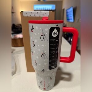 NWT HydroJug Flurry Penguins Traveler 40 oz